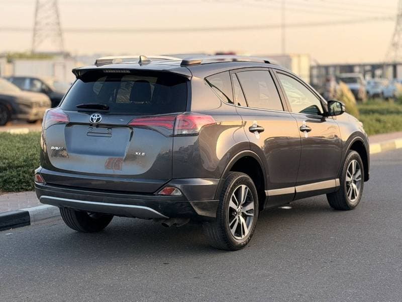 2016 Toyota RAV4 EXR thumbnail 3