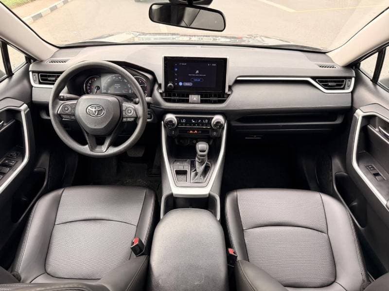 2024 Toyota RAV4 XLE thumbnail 5