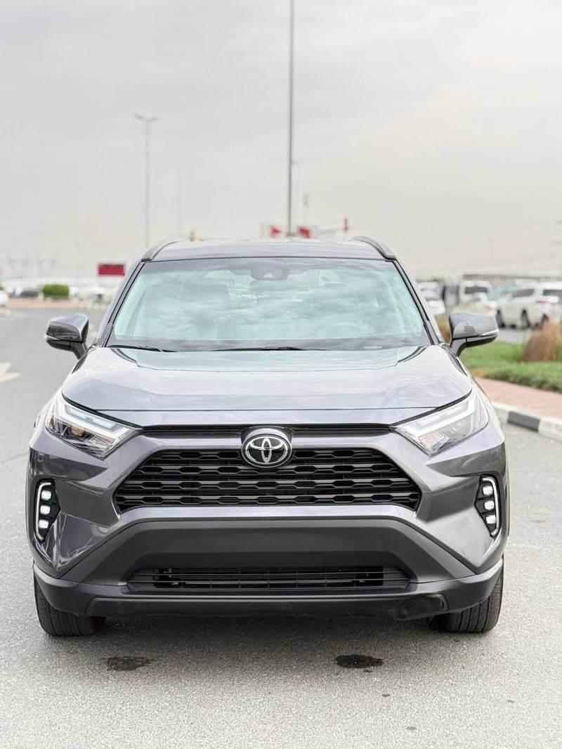 2024 Toyota RAV4 XLE thumbnail 2