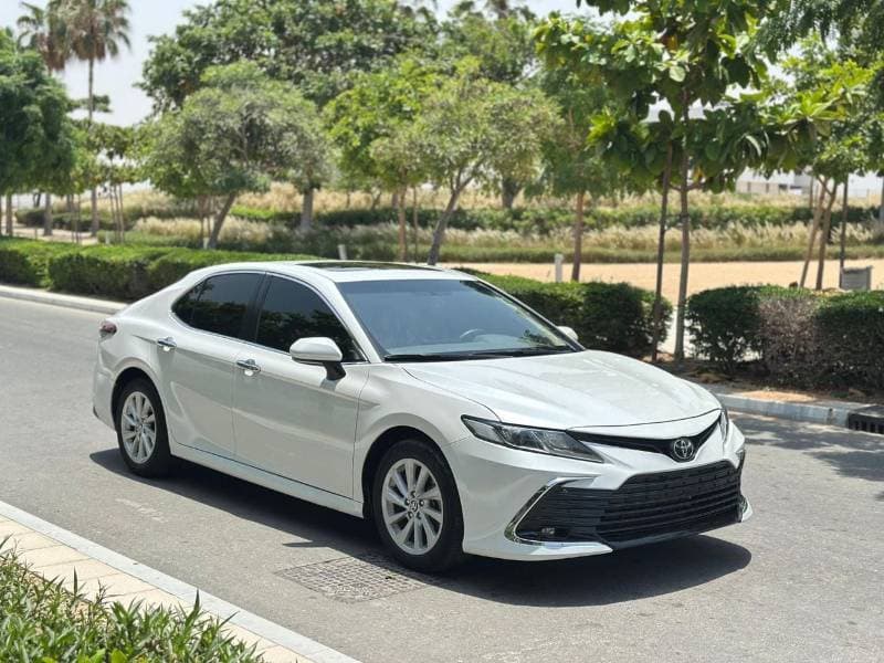 2024 Toyota Camry SE thumbnail 2