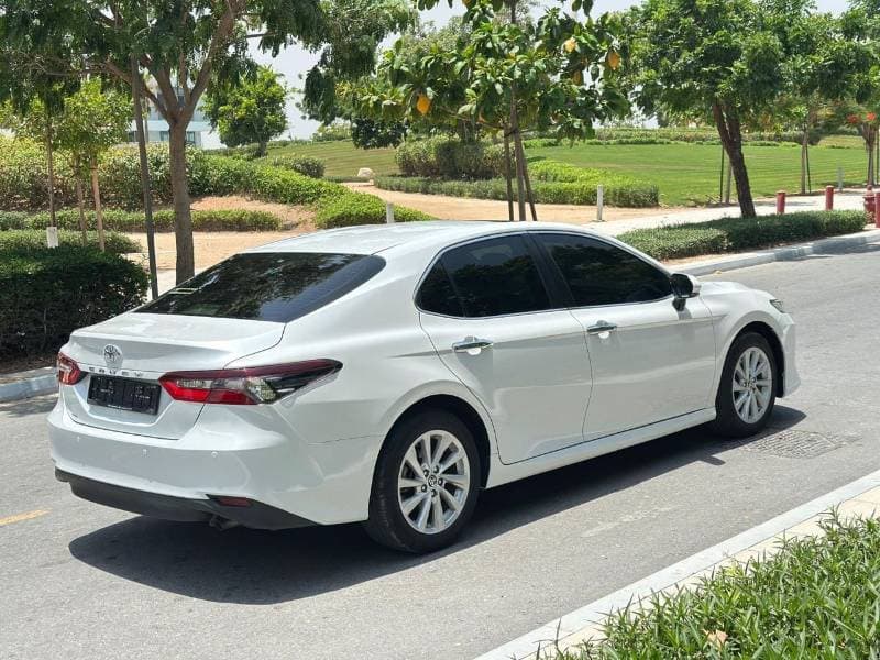 2024 Toyota Camry SE thumbnail 4