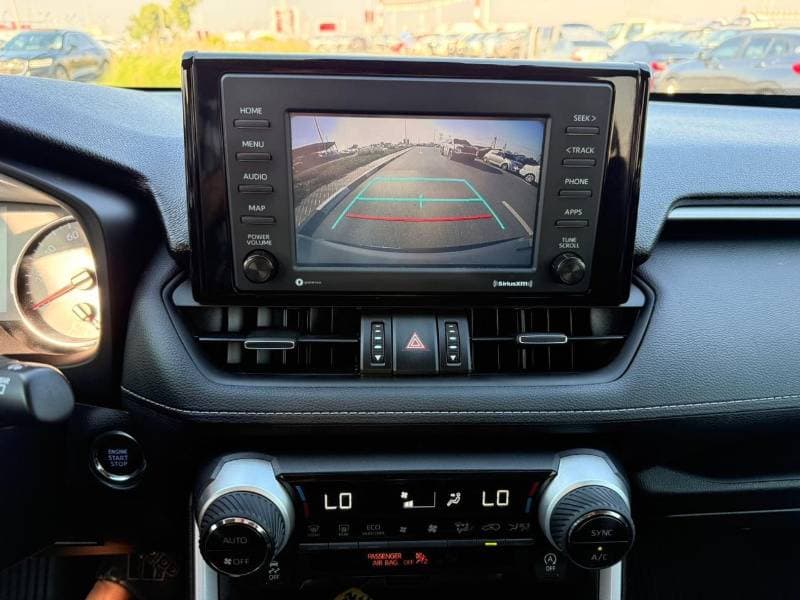 2022 Toyota RAV4 XLE thumbnail 8