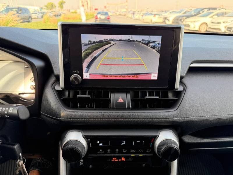 2023 Toyota RAV4 LE thumbnail 8