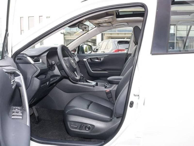 2025 Toyota RAV4 LTD HEV thumbnail 6