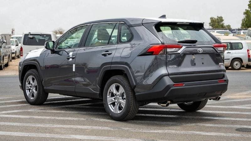 2024 Toyota RAV4 LE thumbnail 4