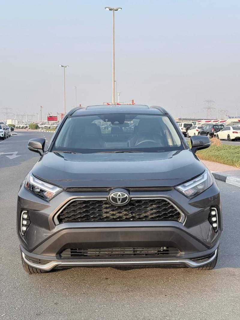 2023 Toyota RAV4 XLE thumbnail 2