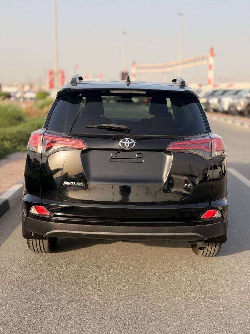 2017 Toyota RAV4 EX thumbnail 4