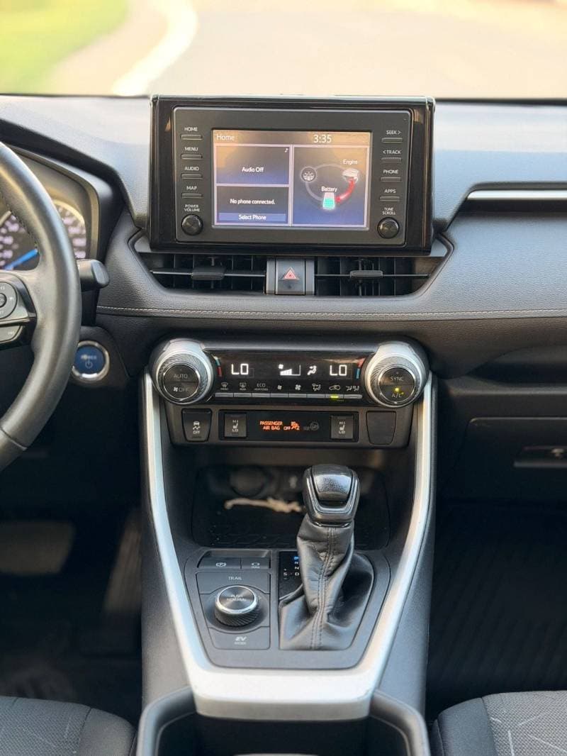 2022 Toyota RAV4 XLE HEV thumbnail 6