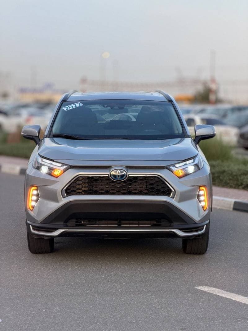 2022 Toyota RAV4 XLE HEV thumbnail 2
