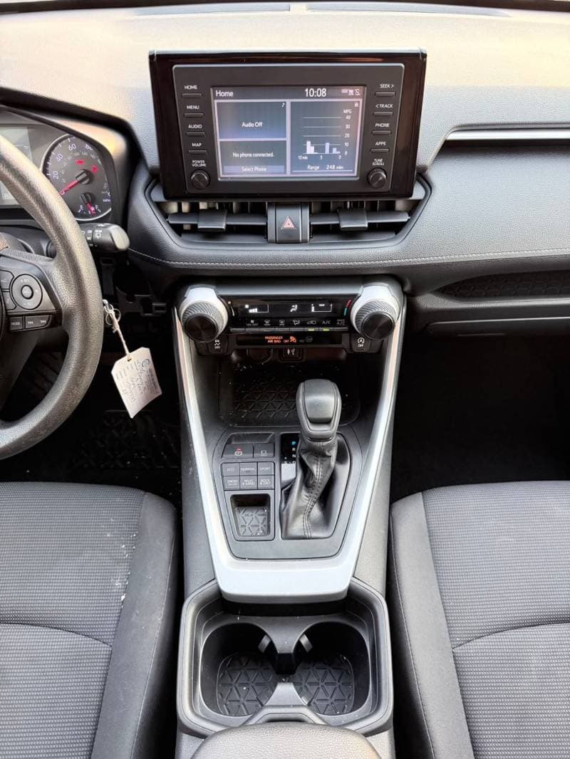 2019 Toyota RAV4 LE thumbnail 7