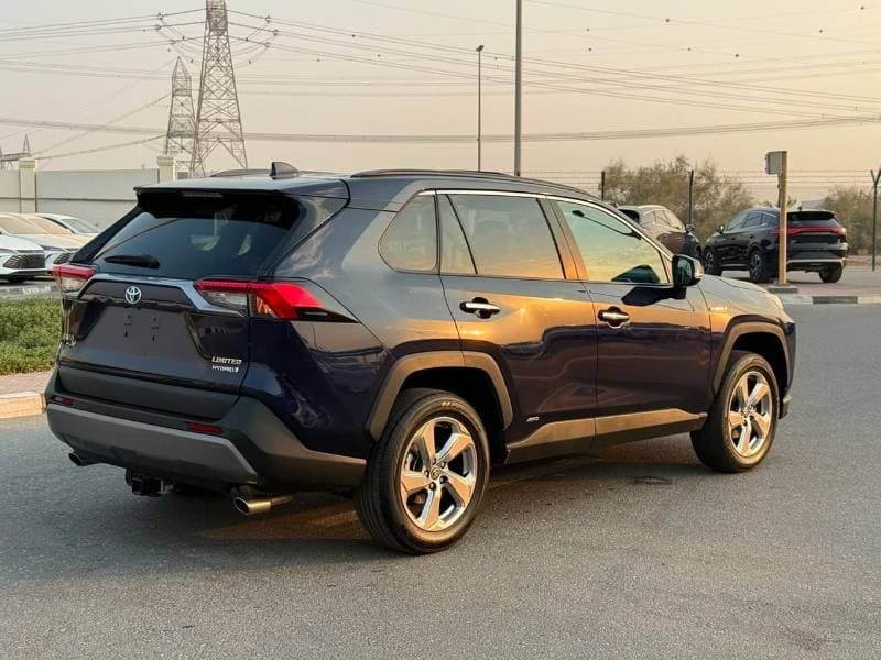 2021 Toyota RAV4 LTD HEV thumbnail 6