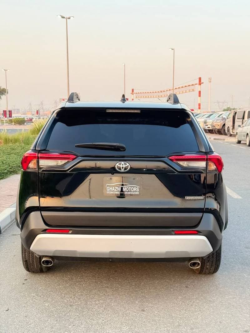 2021 Toyota RAV4 ADVENTURE thumbnail 4