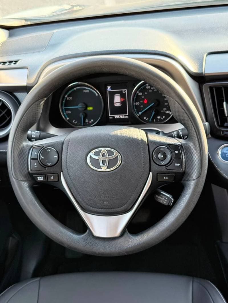 2018 Toyota RAV4 thumbnail 8