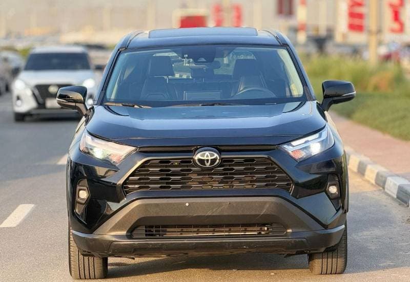 2023 Toyota RAV4 XLE thumbnail 8