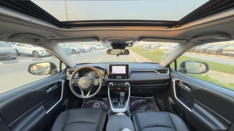 2023 Toyota RAV4 XLE thumbnail 2