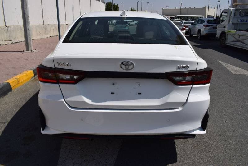 2024 Toyota Yaris E thumbnail 7