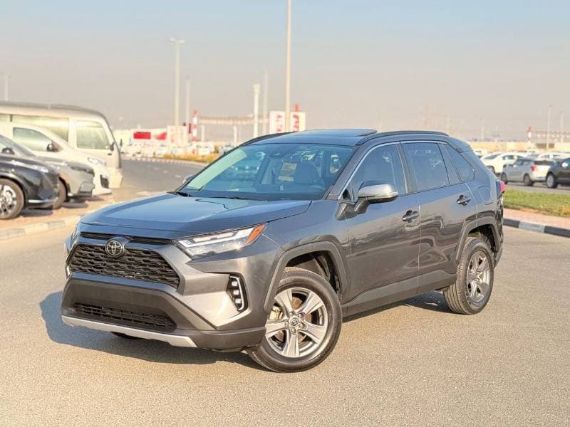 2022 Toyota RAV4 XLE HEV thumbnail 2