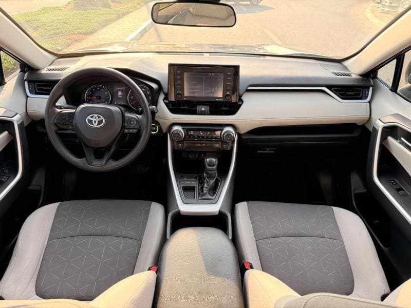 2022 Toyota RAV4 XLE HEV thumbnail 8