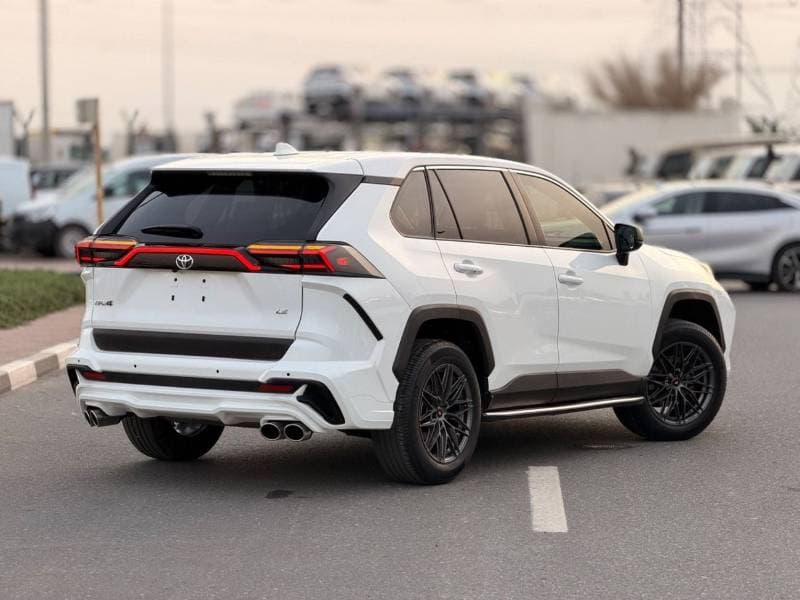 2023 Toyota RAV4 thumbnail 4