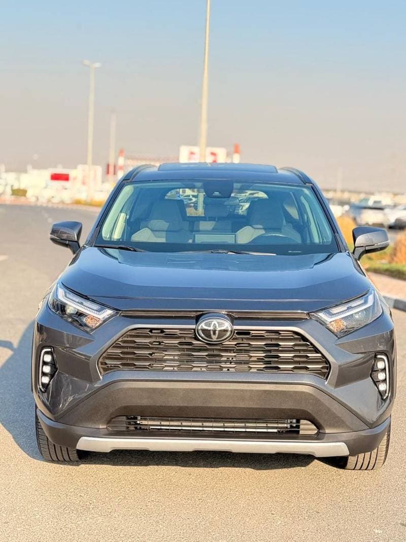 2022 Toyota RAV4 XLE HEV