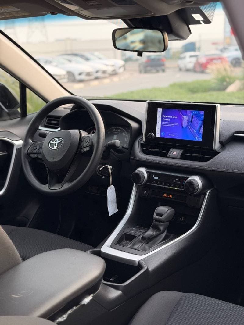 2023 Toyota RAV4 thumbnail 5