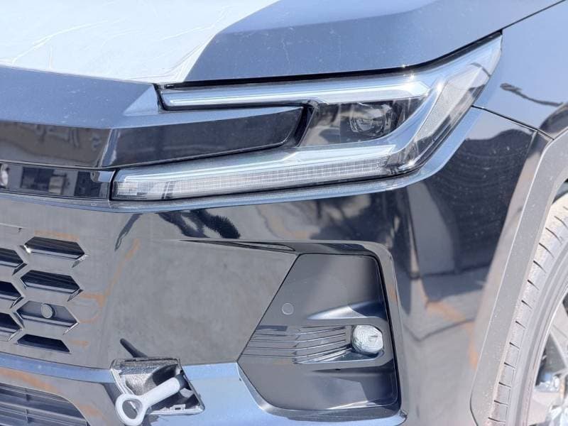 2026 Toyota RAV4 XLE thumbnail 7