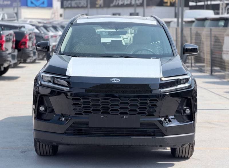 2026 Toyota RAV4 XLE thumbnail 2