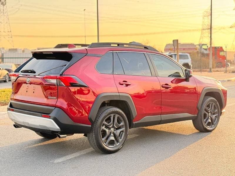 2023 Toyota RAV4 ADVENTURE thumbnail 3