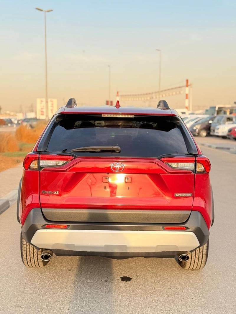 2023 Toyota RAV4 ADVENTURE thumbnail 4