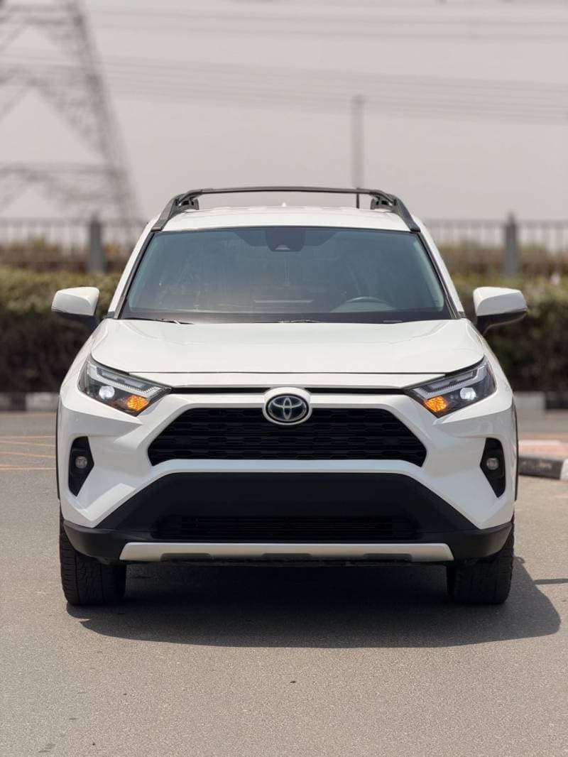 2023 Toyota RAV4 XLE HEV thumbnail 2