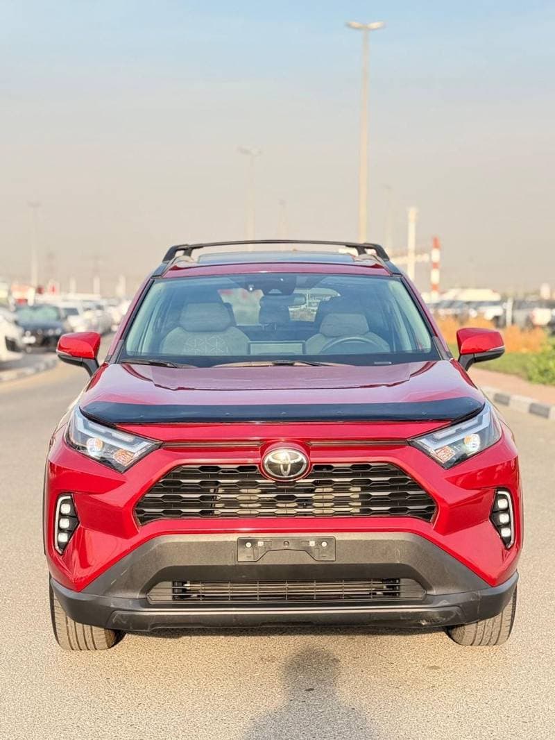 2023 Toyota RAV4 XLE thumbnail 2