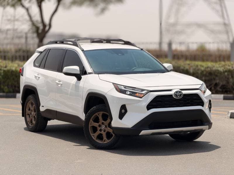 2023 Toyota RAV4 XLE HEV