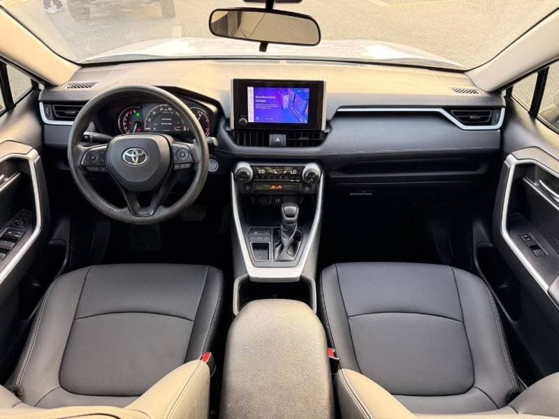 2023 Toyota RAV4 XLE thumbnail 5