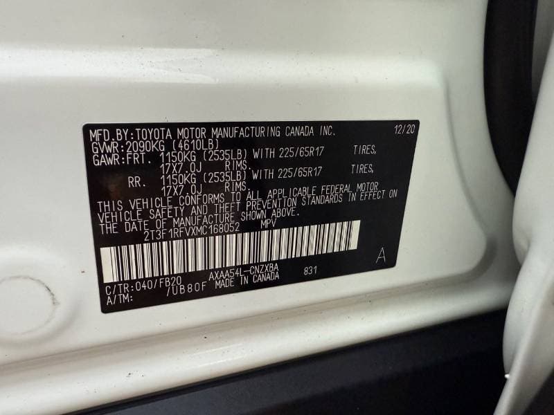 2021 Toyota RAV4 LE thumbnail 8