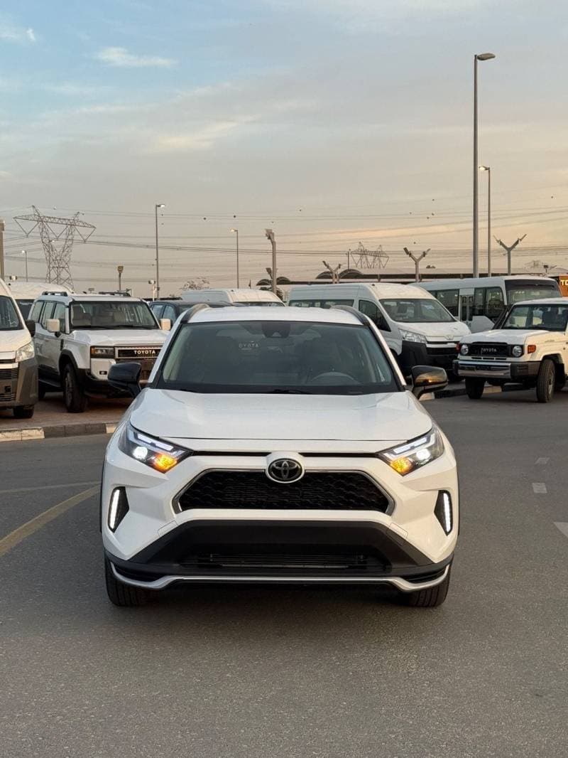 2021 Toyota RAV4 LE thumbnail 2