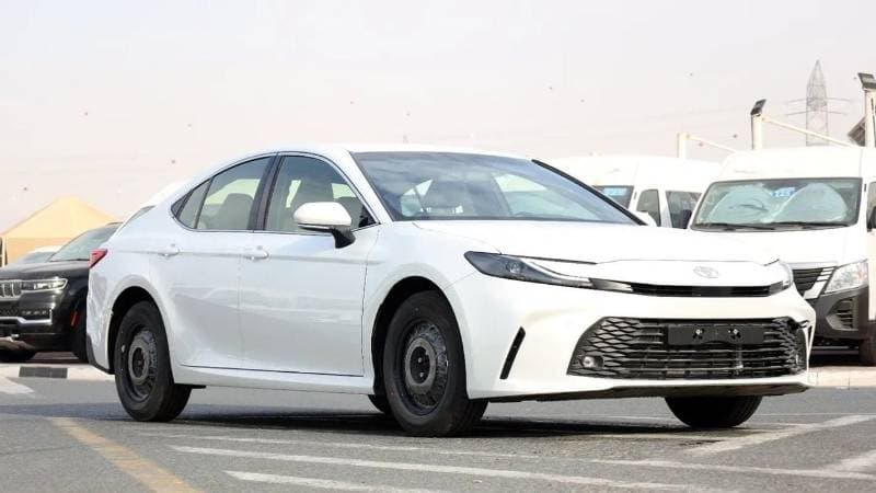 2026 Toyota Camry LE thumbnail 3