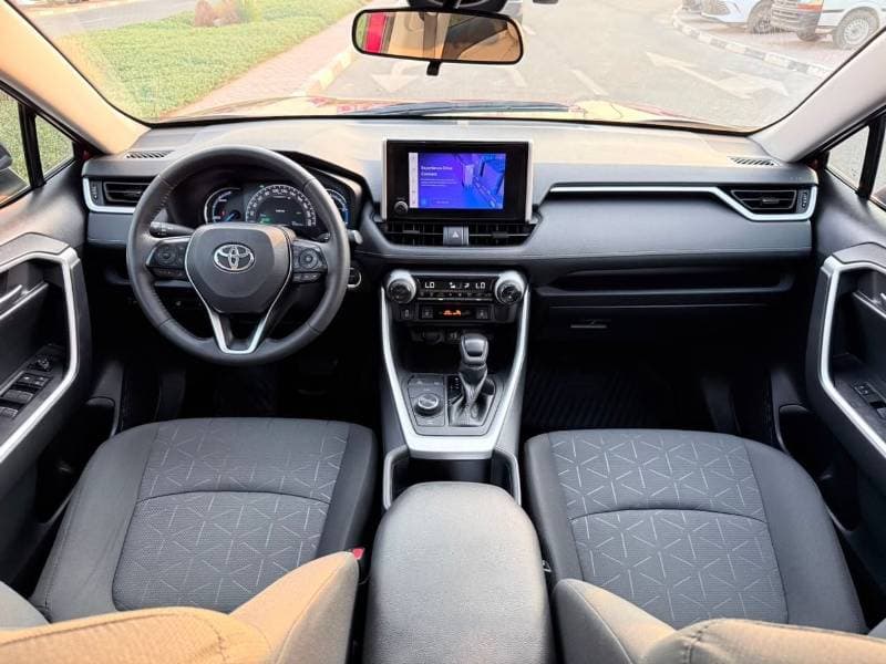 2023 Toyota RAV4 XLE HEV thumbnail 5