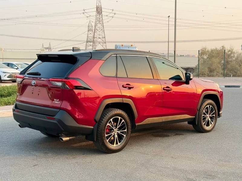 2023 Toyota RAV4 XLE HEV thumbnail 3
