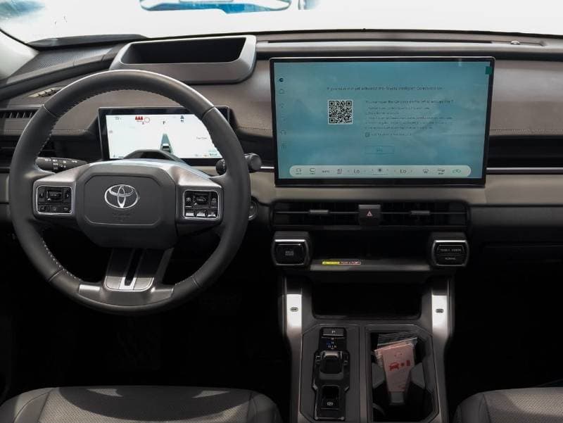 2026 Toyota RAV4 XLE HEV thumbnail 3