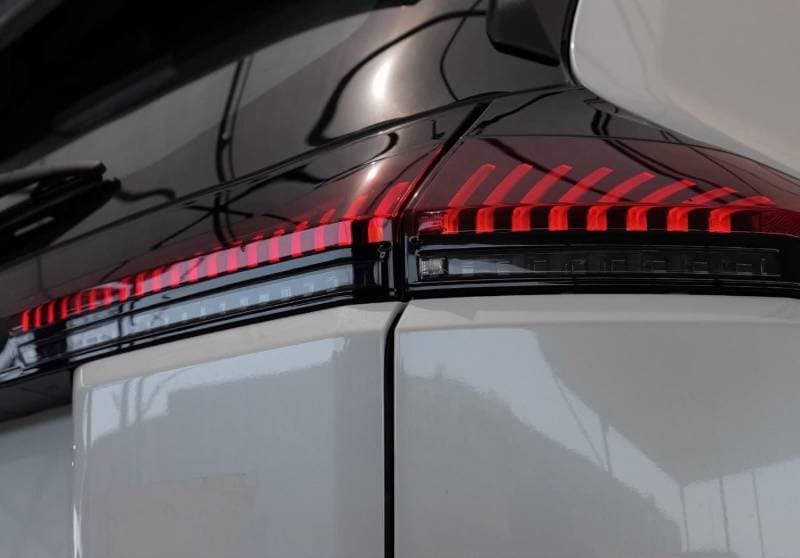 2026 Toyota RAV4 XLE HEV thumbnail 7