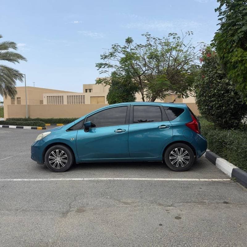 2015 Nissan Versa S thumbnail 3