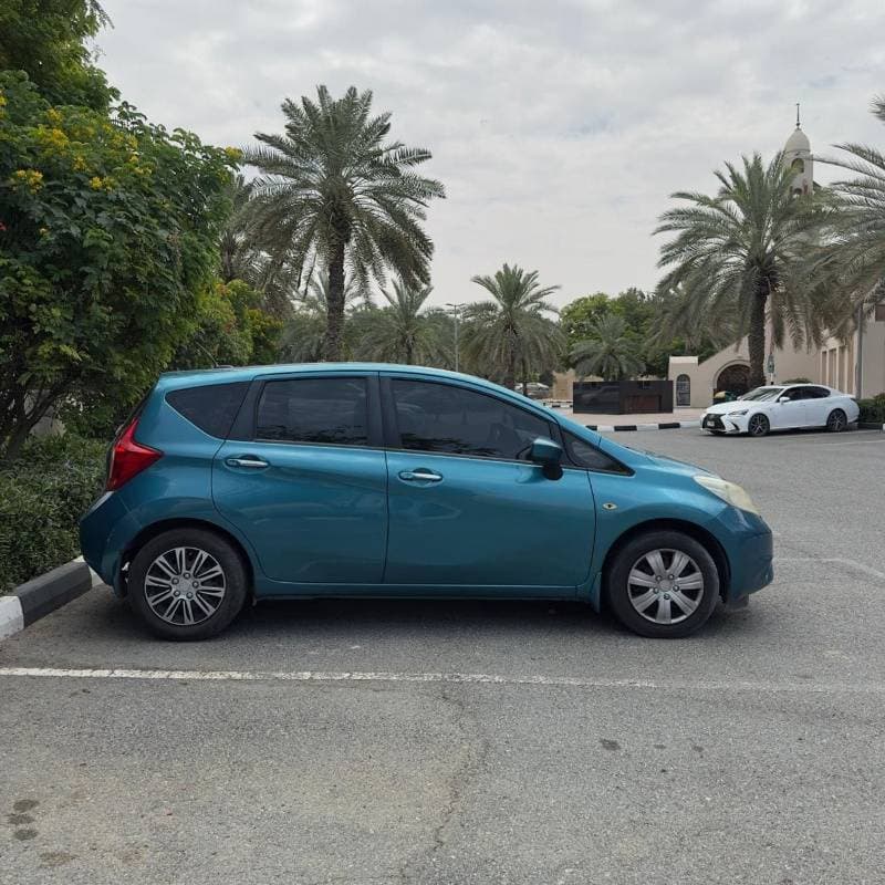 2015 Nissan Versa S thumbnail 4