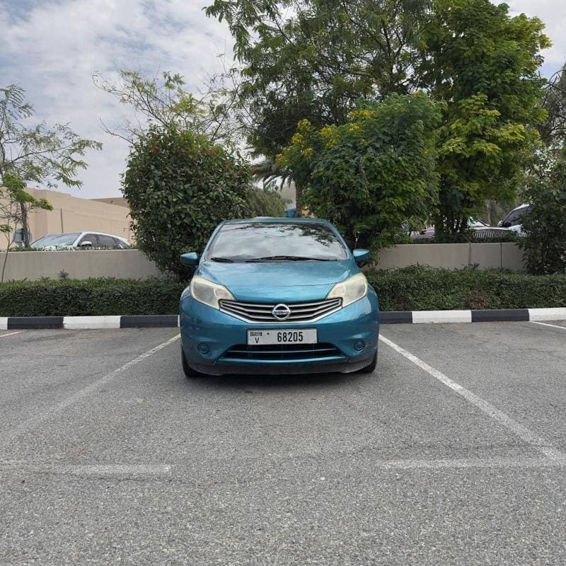 2015 Nissan Versa S thumbnail 2
