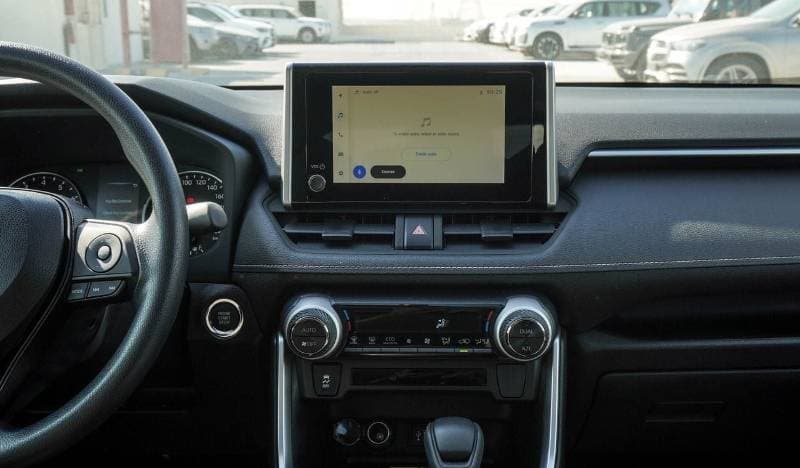 2023 Toyota RAV4 XLE HEV thumbnail 6