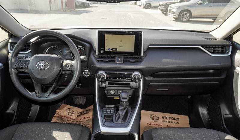 2023 Toyota RAV4 XLE HEV thumbnail 5