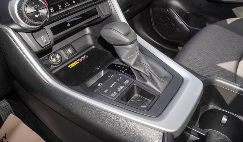 2023 Toyota RAV4 XLE HEV thumbnail 7
