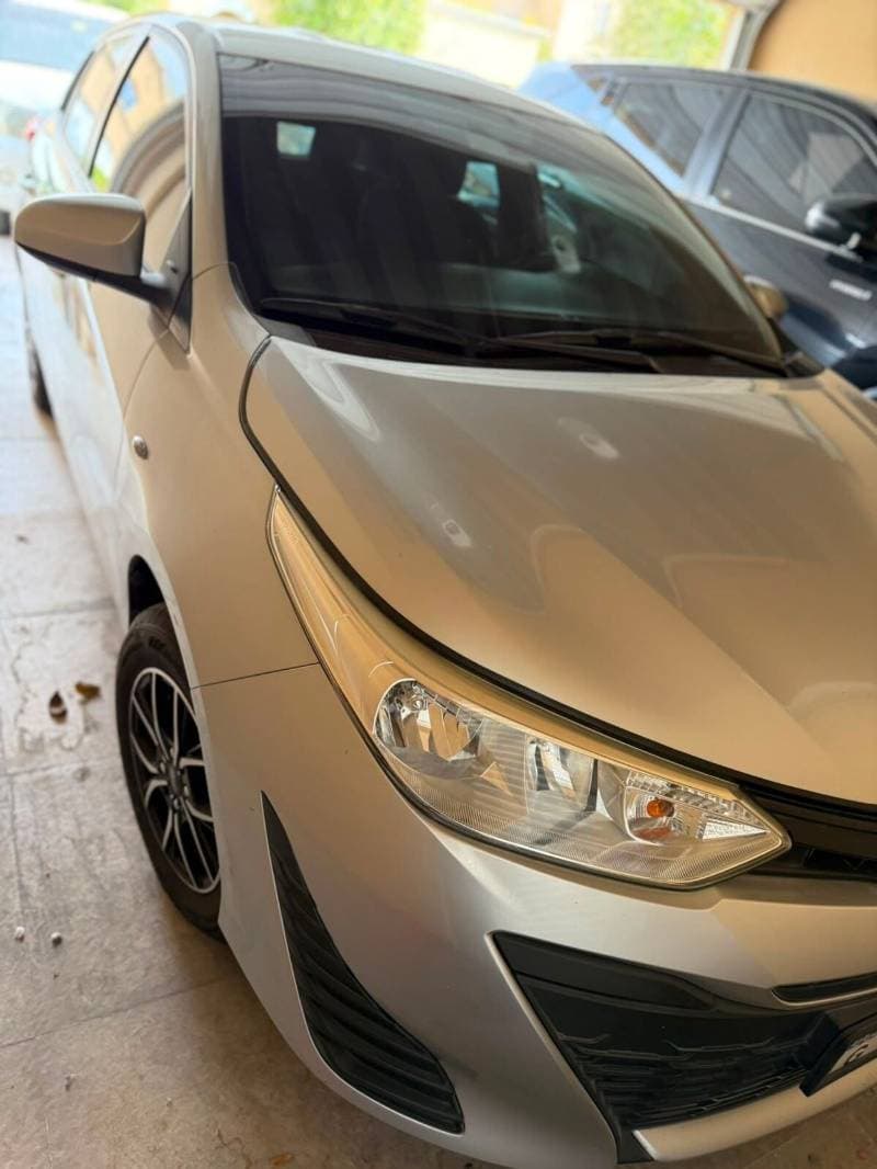 2020 Toyota Yaris thumbnail 2