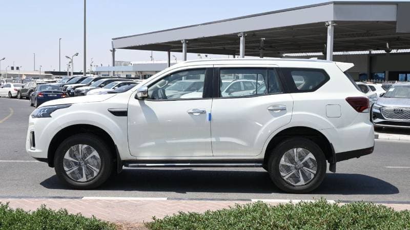 2023 Nissan X Terra PLATINUM thumbnail 3