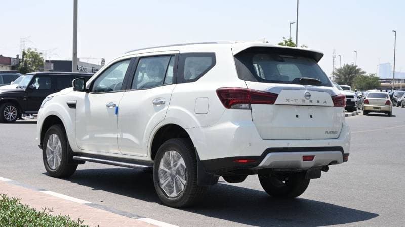 2023 Nissan X Terra PLATINUM thumbnail 4