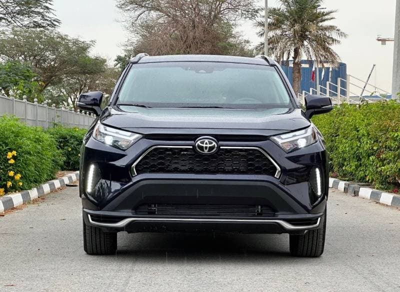 2024 Toyota RAV4 XLE thumbnail 3